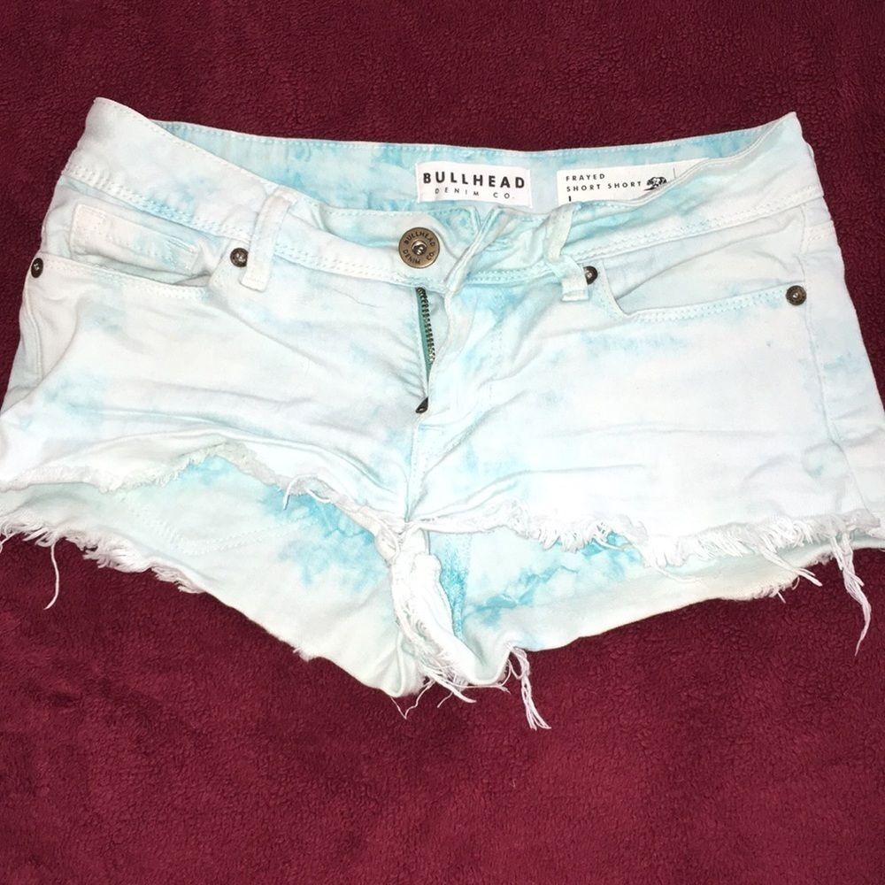 🛍 Bullhead denim frayed short shorts